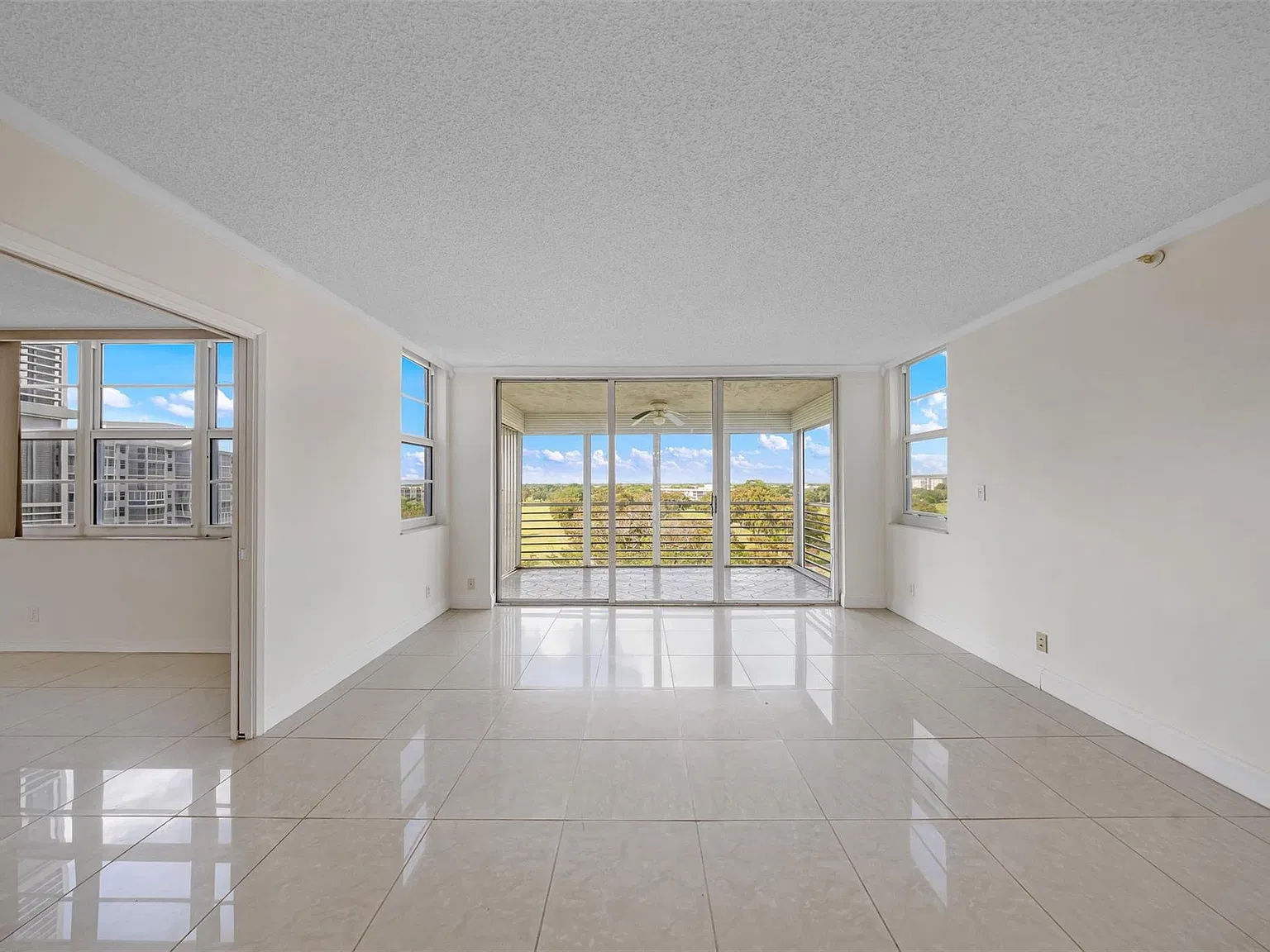 3 bed, 2.5 bath, 1620 sqft, $2,750 — Photo 3