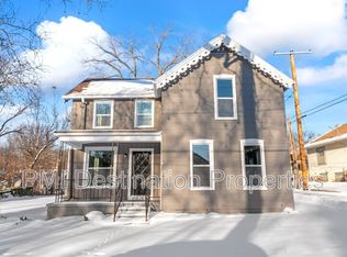 811 N 10th St, Atchison, KS 66002