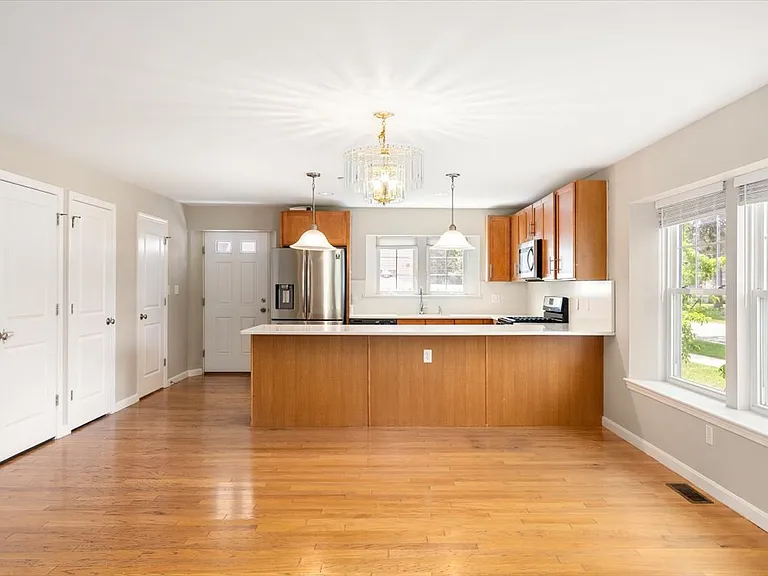 6 Bates St #A — Photo 14