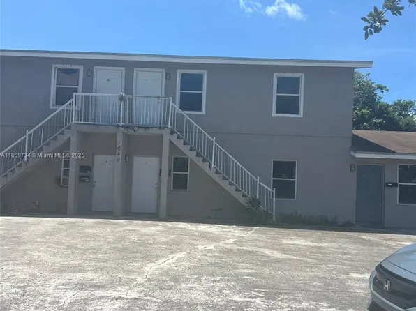 1649 W 28th St APT B, Riviera Beach, FL 33404