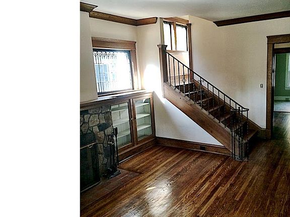 2nd image of 15312 Clifton Blvd