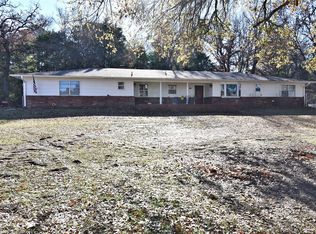 1011 Valley Rd, Okmulgee, OK 74447