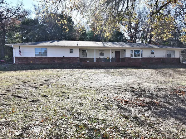 1011 Valley Rd, Okmulgee, OK 74447