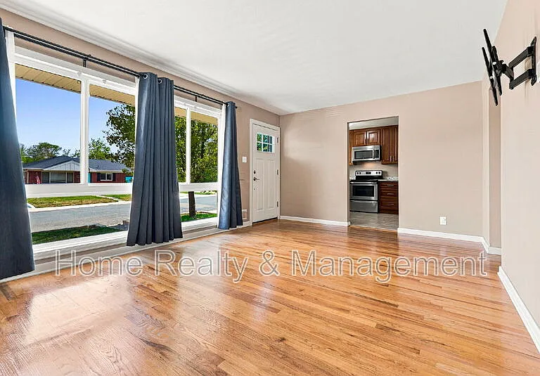 10807 Larry Dr — Photo 6