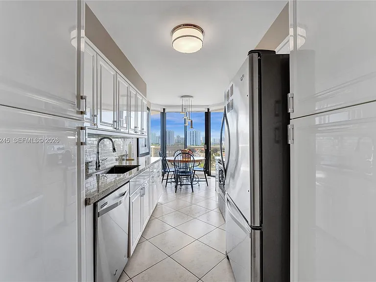 3600 Yacht Club Dr #904 — Photo 18