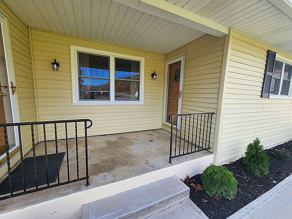 4th image of 182 S Main St
