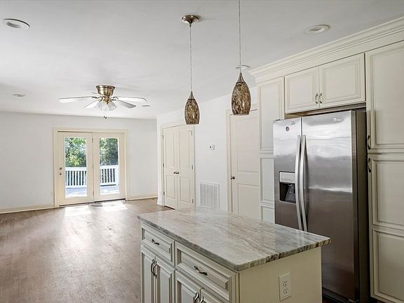 5th image of 1309 Hill St