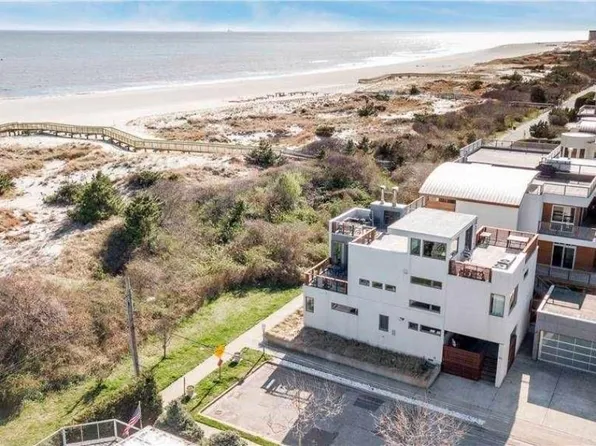 100 Nantwick St, Long Beach, NY 11561