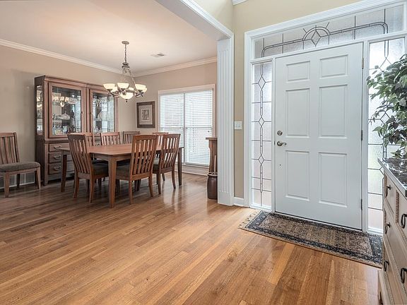 5th image of 8889 River Pine Dr