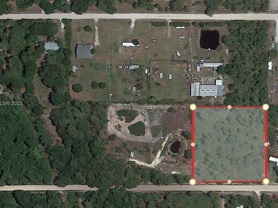 2nd image of 521 Gurney Rd