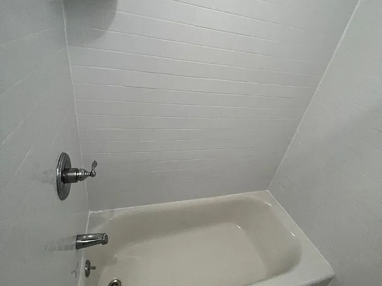 Sevilla Grande - Renovated Units at Journal Square Path — Photo 16