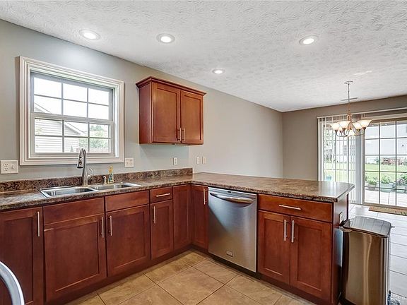 5th image of 1339 Sterling Dr