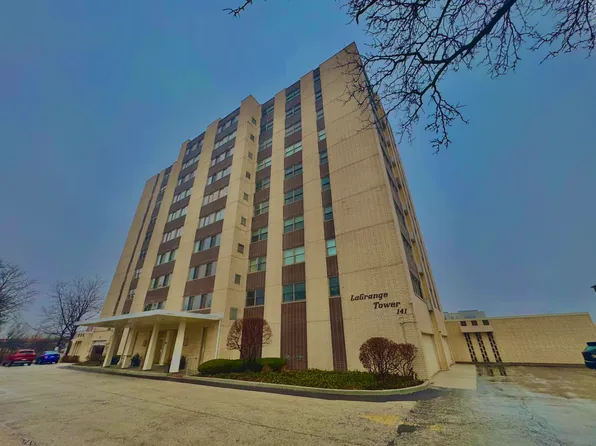 141 N La Grange Rd APT 504, La Grange, IL 60525