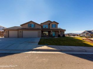 928 E Rusted Hills Dr, Washington, UT 84780