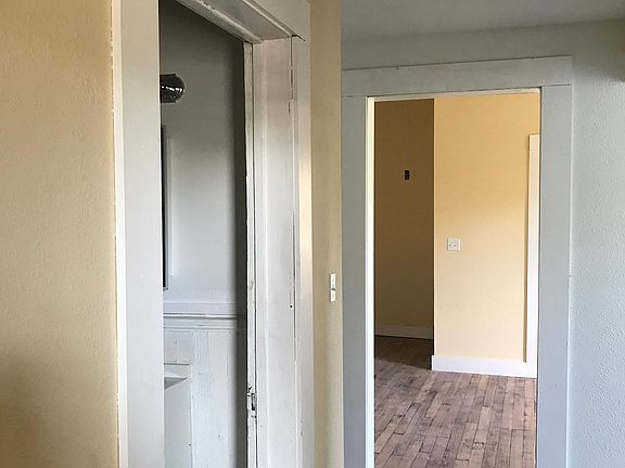5th image of 1318 Willow APT 4
