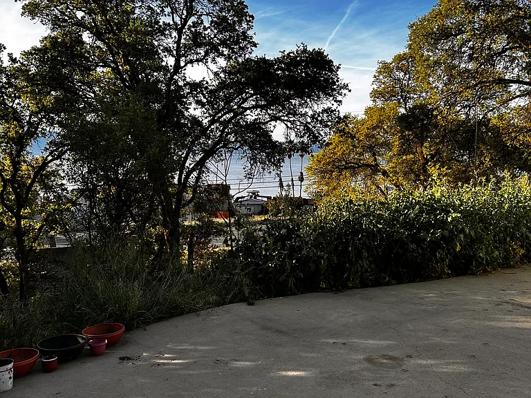 Manzanita Rd — Photo 11