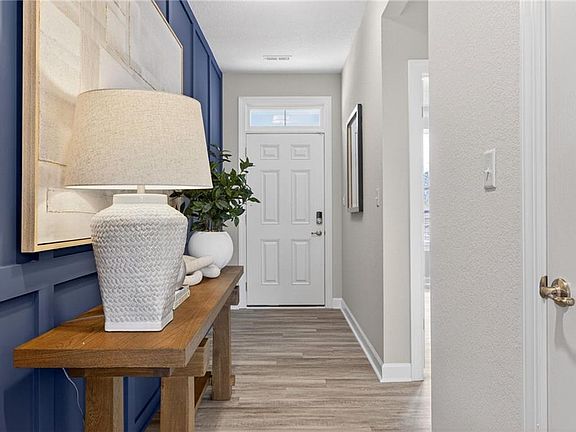 3rd image of Mm Poppy