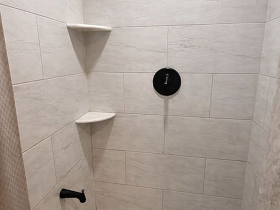 5th image of 58 Miller Ave #2