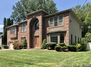 43 Mountain View Rd, Demarest, NJ 07627