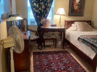 2467 Windbreak Dr, Alexandria, VA 22306