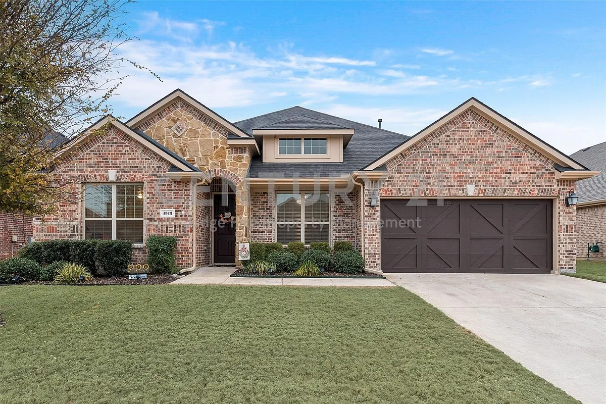 Building Photo - 1313 Benavites Dr
