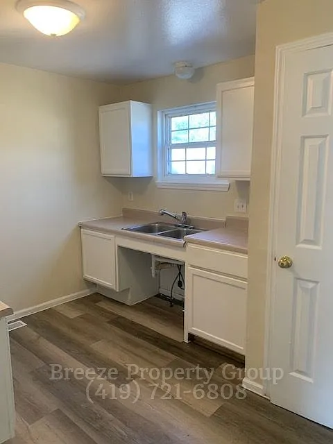 3 bed, 1079 sqft, $975 — Photo 4