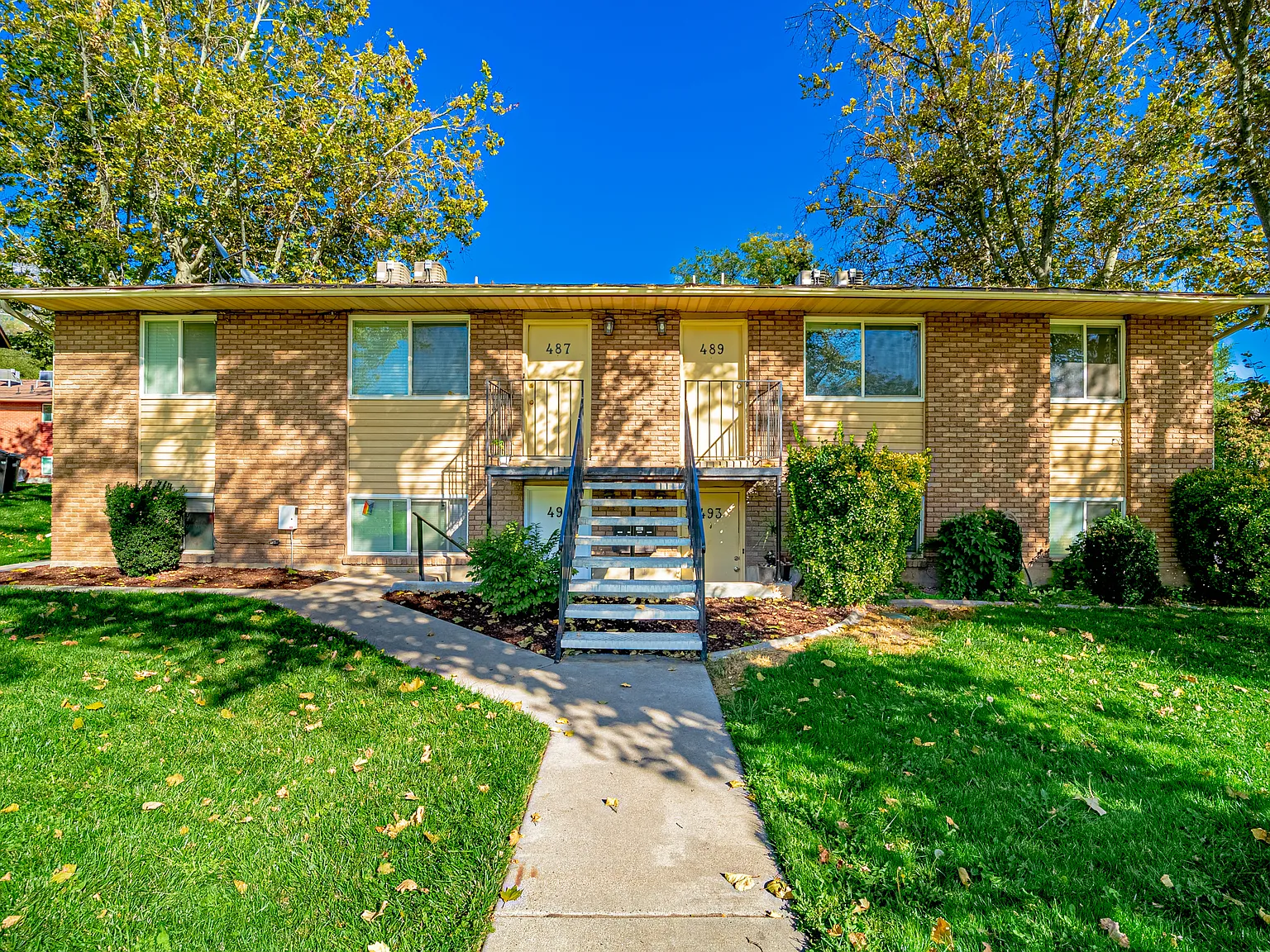 2 bed, 917 sqft, $1,275 — Photo 1