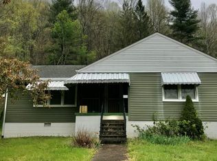 106 Bartrum Dr, Naoma, WV 25174