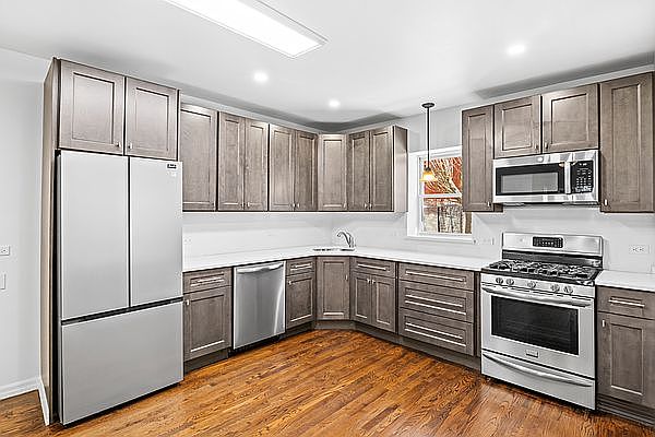 1st image of 729 6th Ave APT 1