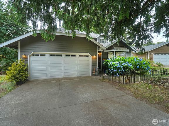 3rd image of 22035 Sea Vista NE