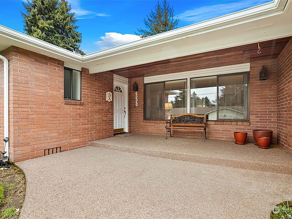 3rd image of 6220 Hogan Drive SE