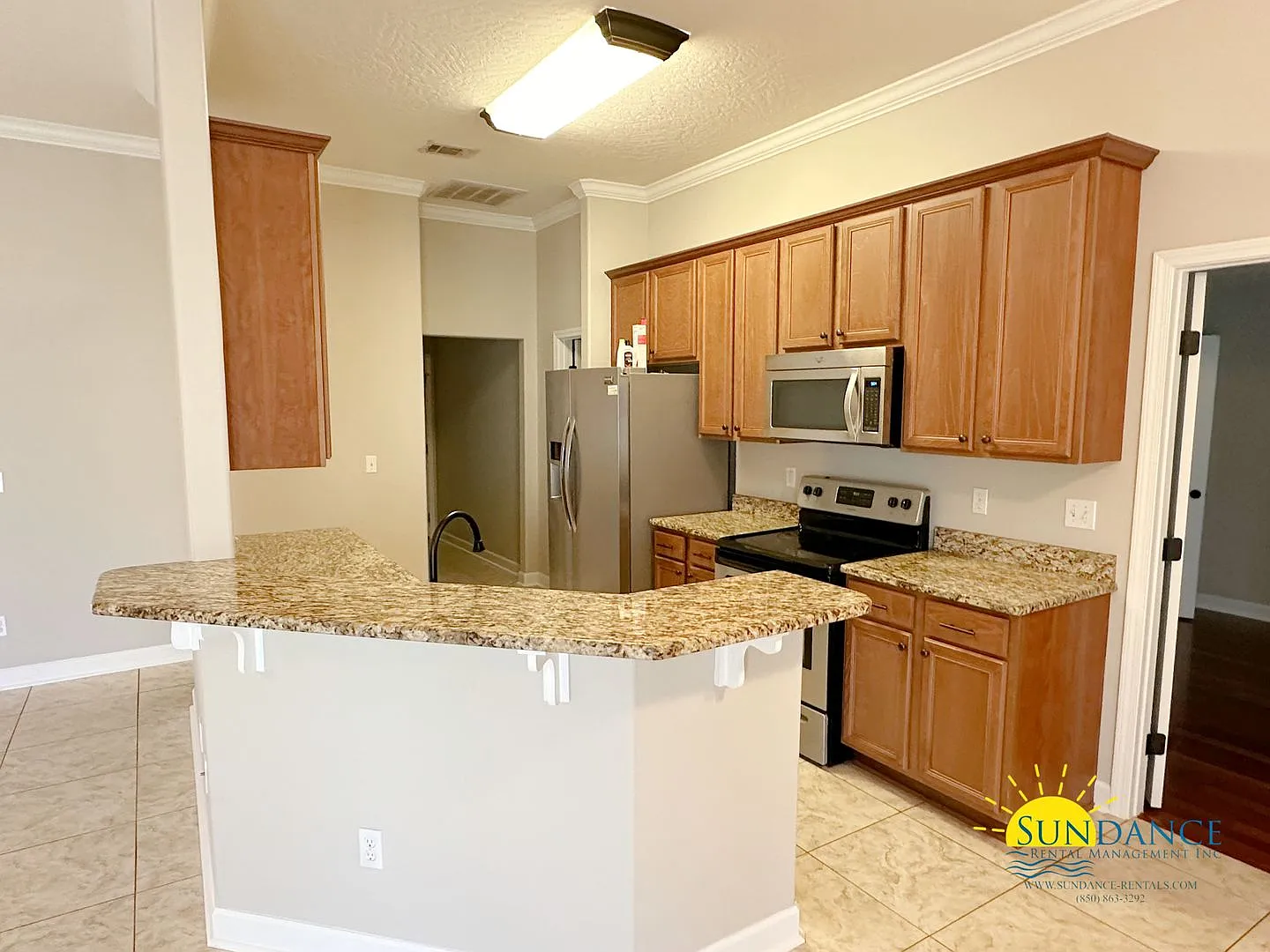 Beautiful Custom Built Home in Navarre! — Photo 3