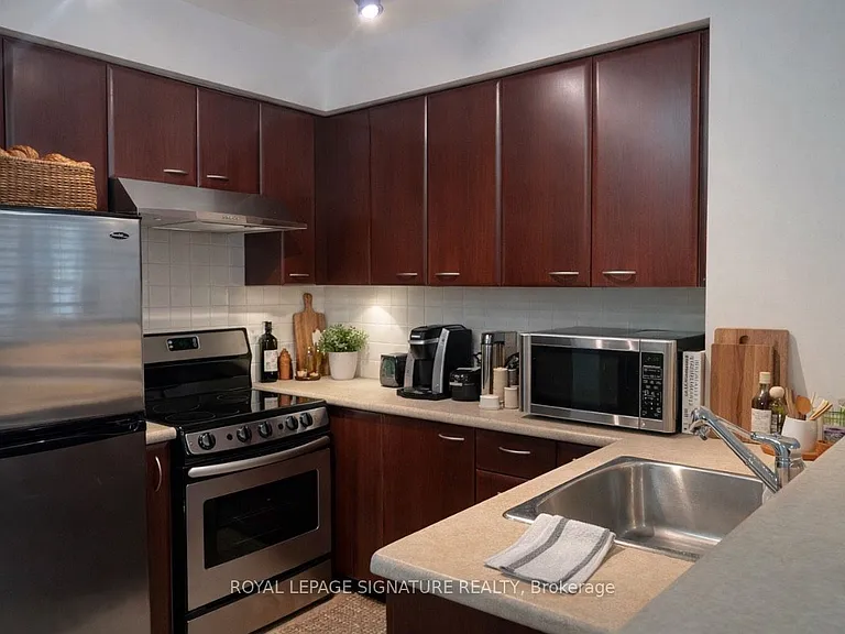 38 Lee Centre Dr #706 — Photo 2