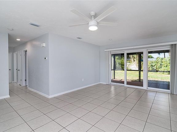 3rd image of 2159 Floyd Ct
