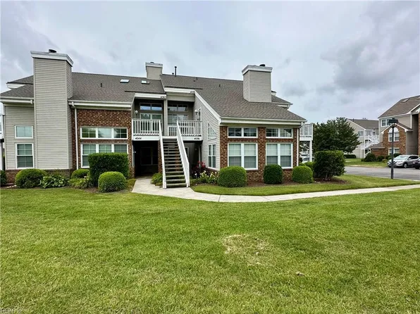 4044 Laurel Green Cir, Virginia Beach, VA 23456