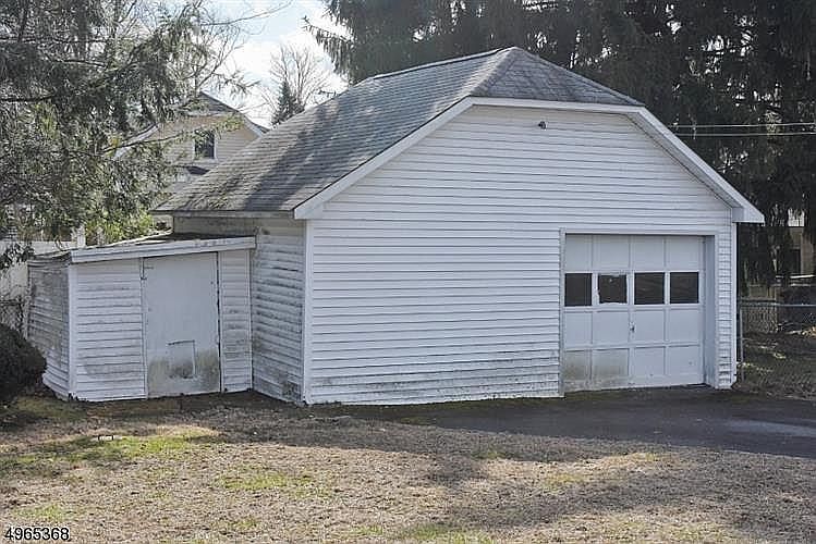 2nd image of 14 Fairchild Ave