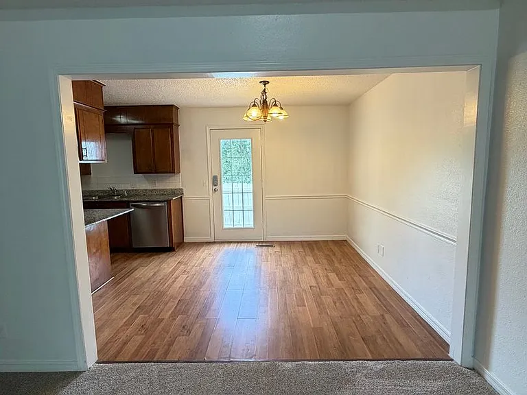 636 Earthside Dr — Photo 12