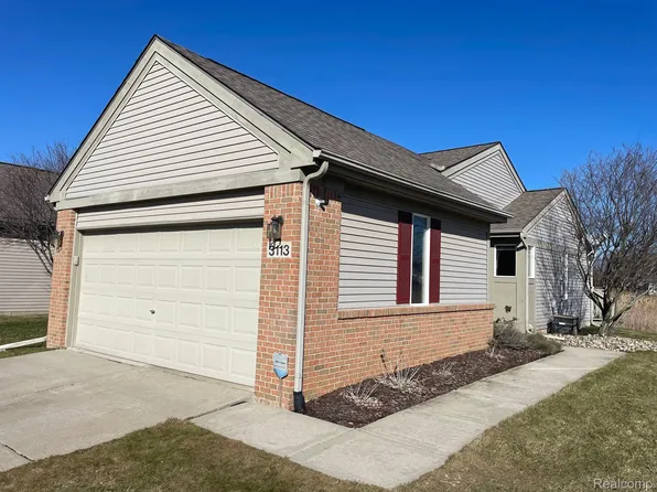 3113 Falcon Dr, Burton, MI 48519