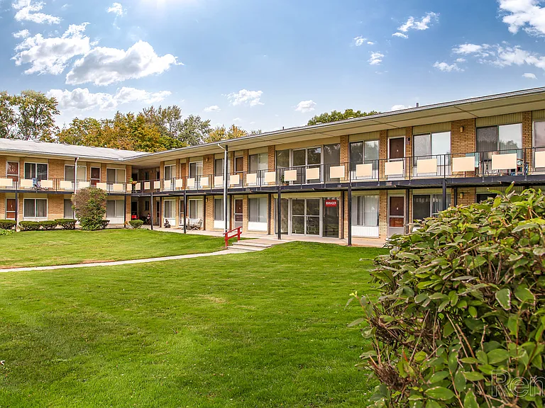Rochester House Apartments — Photo 36
