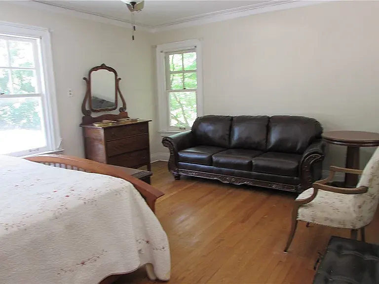 303 S Gray St — Photo 14