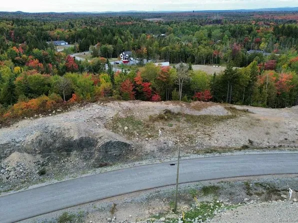 24 Tacoma Dr, Quispamsis, NB E2S 0E2