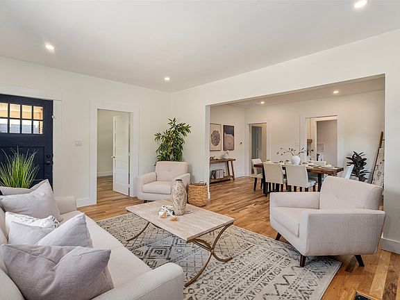 5th image of 407 S Rosemont Ave