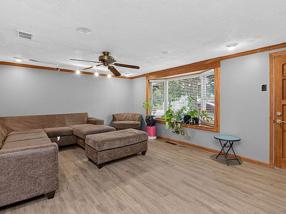 3rd image of 19100 Janet Ave