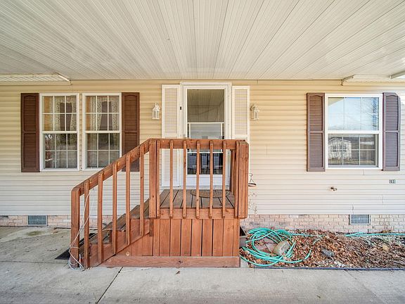 4th image of 909 Savannah River Dr