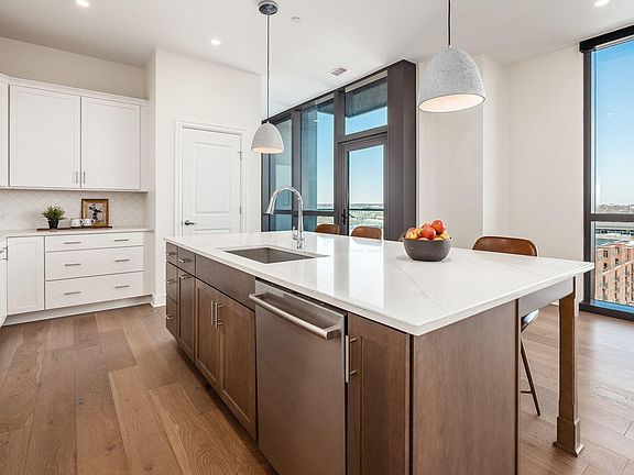 3rd image of 250 Spring St Unit 1113