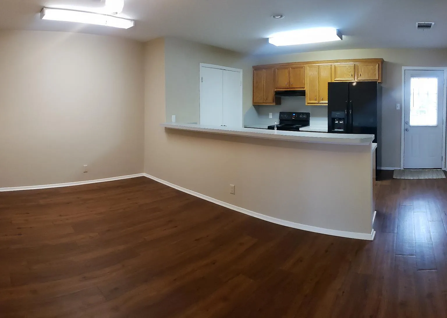 2 bed, 1090 sqft, $1,500 — Photo 3
