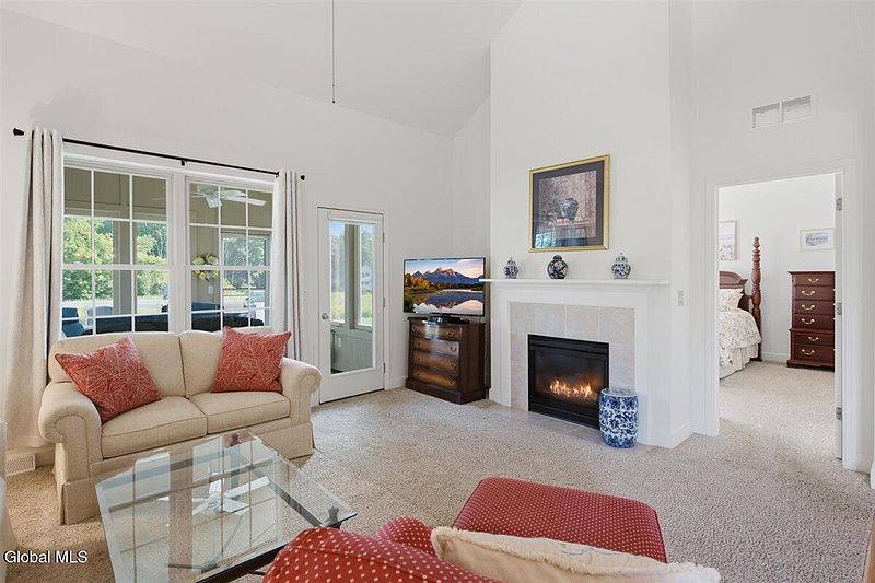 5th image of 20 Whitney Drive