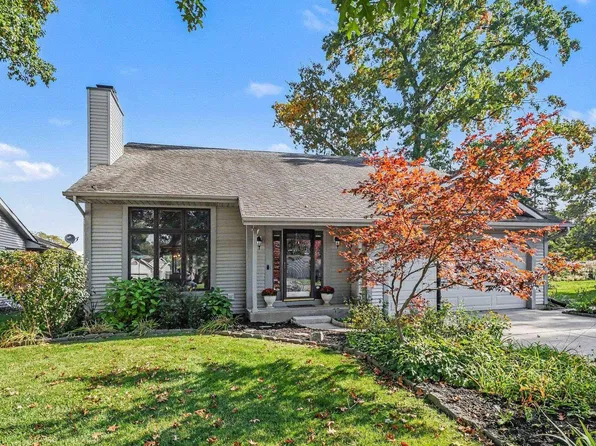 1904 Creeksedge Dr, South Bend, IN 46635