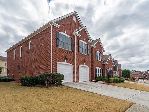 2nd image of 5007 Duxford Dr SE