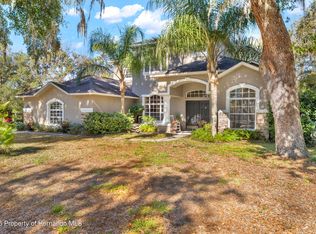 5123 Shorewood Dr, Dade City, FL 33523